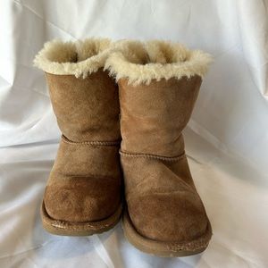 Authentic Bailey Uggs Size 2 Brown/Used